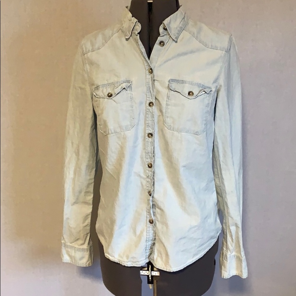 Euc women’s chambray m H&M shirt